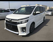Toyota Voxy 2016