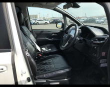 Toyota Voxy 2016