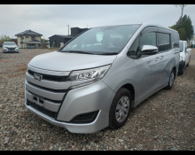 Toyota Noah 2021