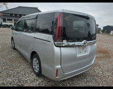 Toyota Noah 2021