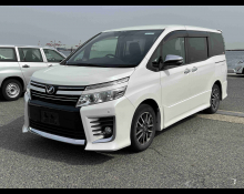 Toyota Voxy 2016