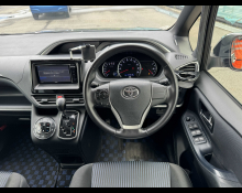Toyota Voxy 2015