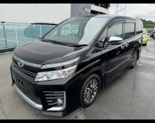 Toyota Voxy 2015
