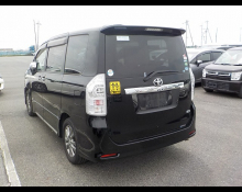Toyota Voxy 2012
