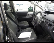 Toyota Voxy 2012
