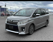 Toyota Voxy 2015