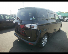 Toyota Sienta 2017