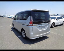 Nissan Serena 2017