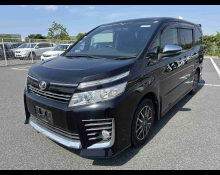 Toyota Voxy 2015