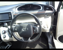 Toyota Sienta 2017