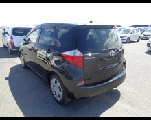 Toyota Ractis 2014