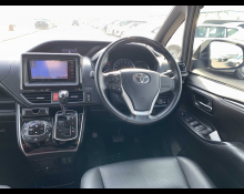 Toyota Esquire 2015