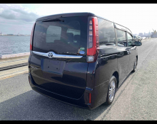Toyota Esquire 2015