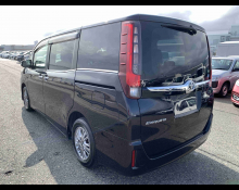 Toyota Esquire 2015