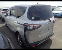 Toyota Sienta 2017