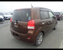 Toyota Porte 2017