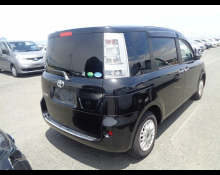 Toyota Sienta 2013
