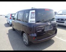Toyota Sienta 2012