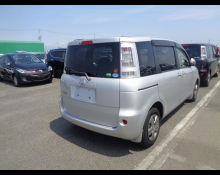 Toyota Sienta 2014