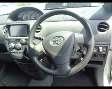 Toyota Sienta 2014