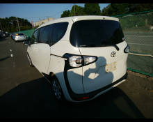 Toyota Sienta 2017