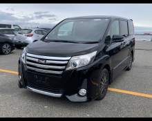 Toyota Noah 2015