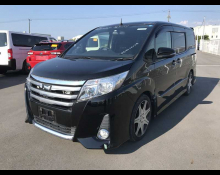 Toyota Noah 2015
