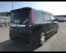Toyota Noah 2015