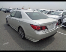 Toyota Crown Hybrid 2017