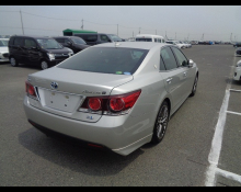 Toyota Crown Hybrid 2017