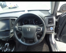 Toyota Crown Hybrid 2017