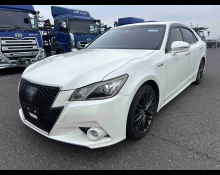 Toyota Crown 2015