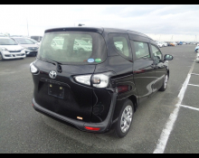 Toyota Sienta 2017
