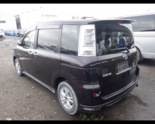 Toyota Sienta 2012