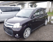 Toyota Sienta 2012
