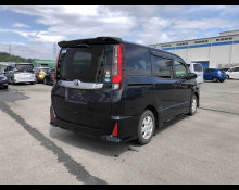 Toyota Noah 2015