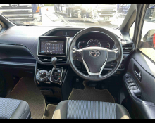 Toyota Voxy 2016