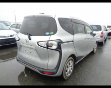 Toyota Sienta 2017