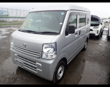 Nissan NV100 2020