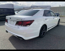 Toyota Crown Athlete 2015