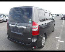 Toyota Noah 2012