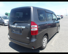 Toyota Noah 2011