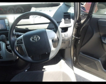 Toyota Noah 2011