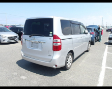 Toyota Noah 2012