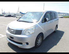 Toyota Noah 2012