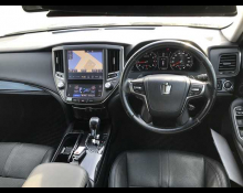 Toyota Crown Athlete 2016