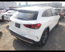 Mercedes-Benz GLA-class 2021