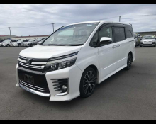 Toyota Voxy 2015
