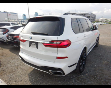 BMW X7 2021