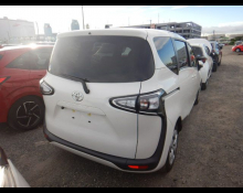 Toyota Sienta 2021
